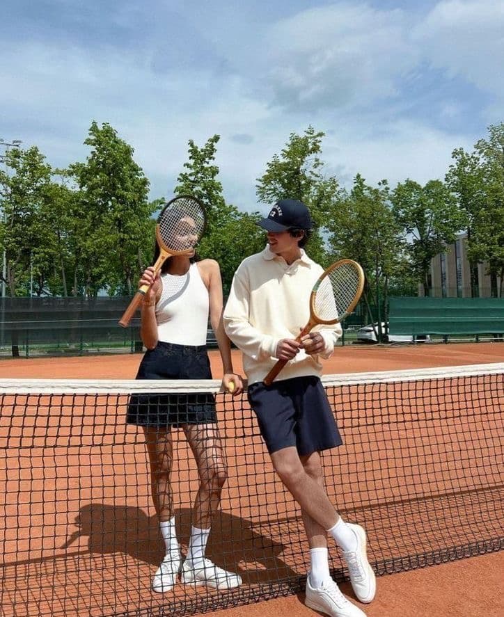Profesyonel kortta özel tenis antrenmanı